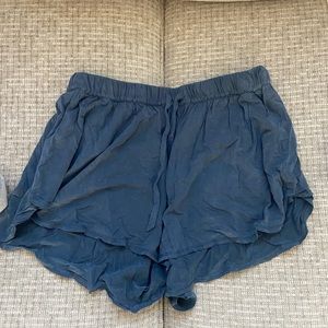 Lululemon loose shorts